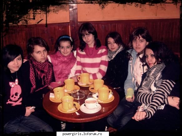 juli ^.^ aici poza grup